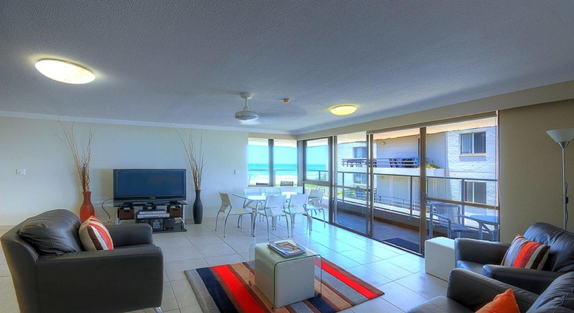 Aparthotel Pacific Surf Absolute Beachfront Gold Coast