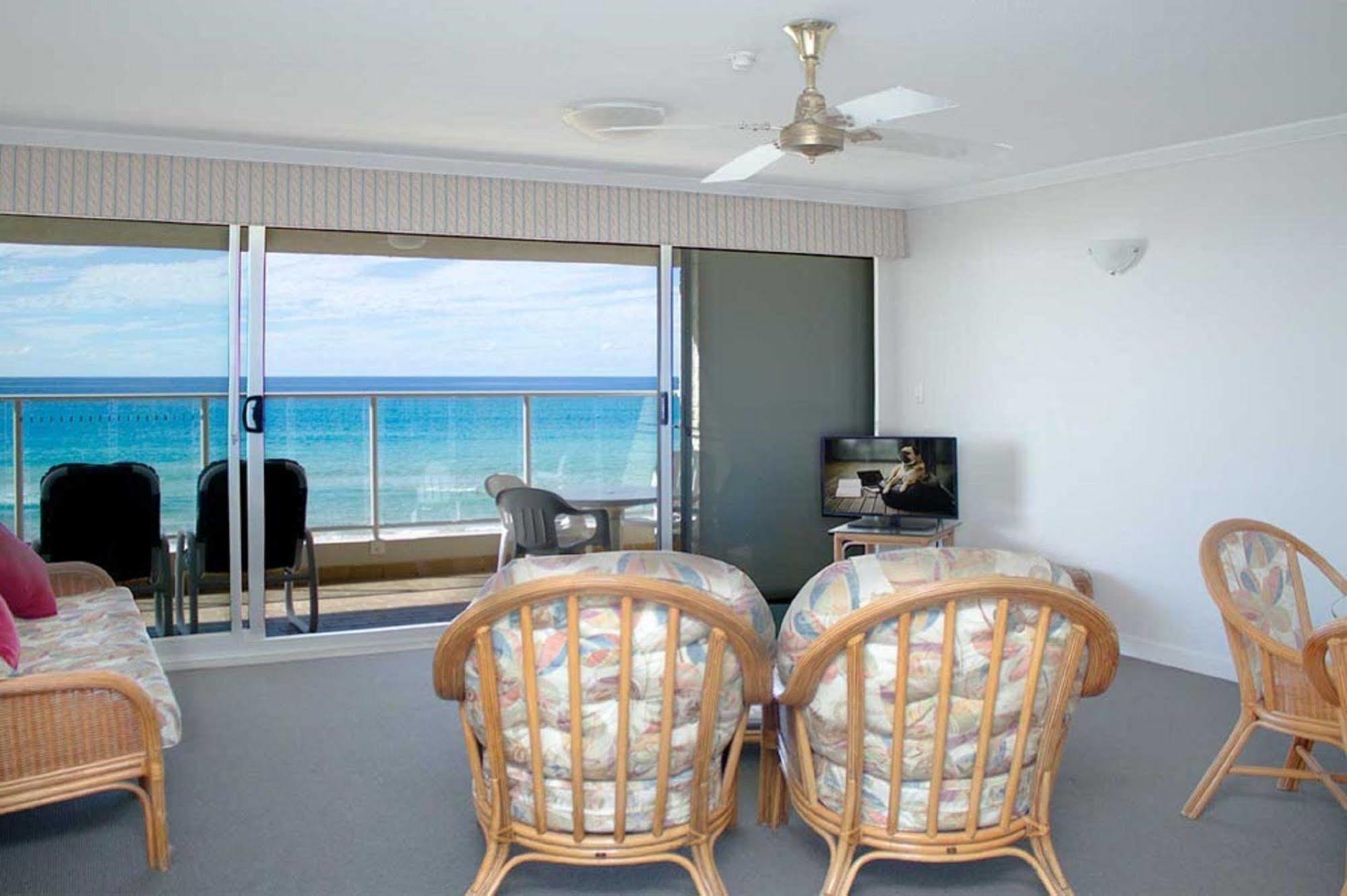 Aparthotel Pacific Surf Absolute Beachfront Gold Coast