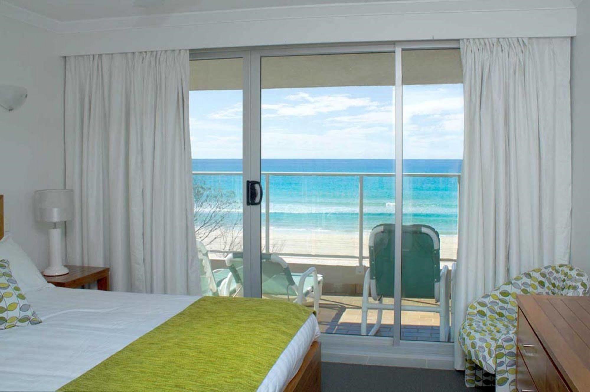 Pacific Surf Absolute Beachfront Gold Coast