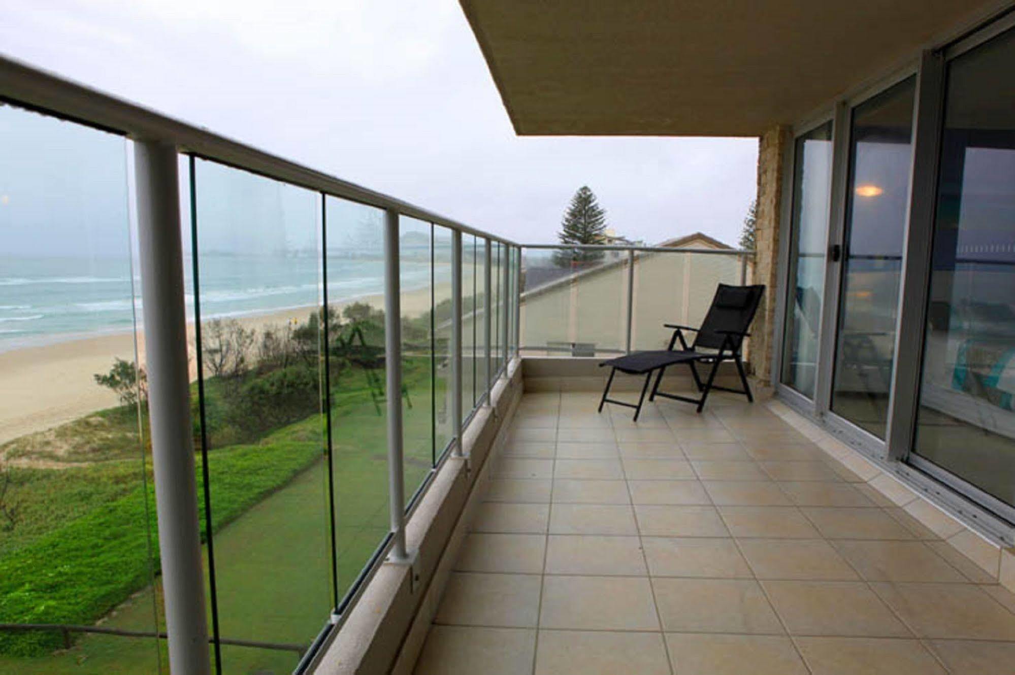 Pacific Surf Absolute Beachfront Gold Coast