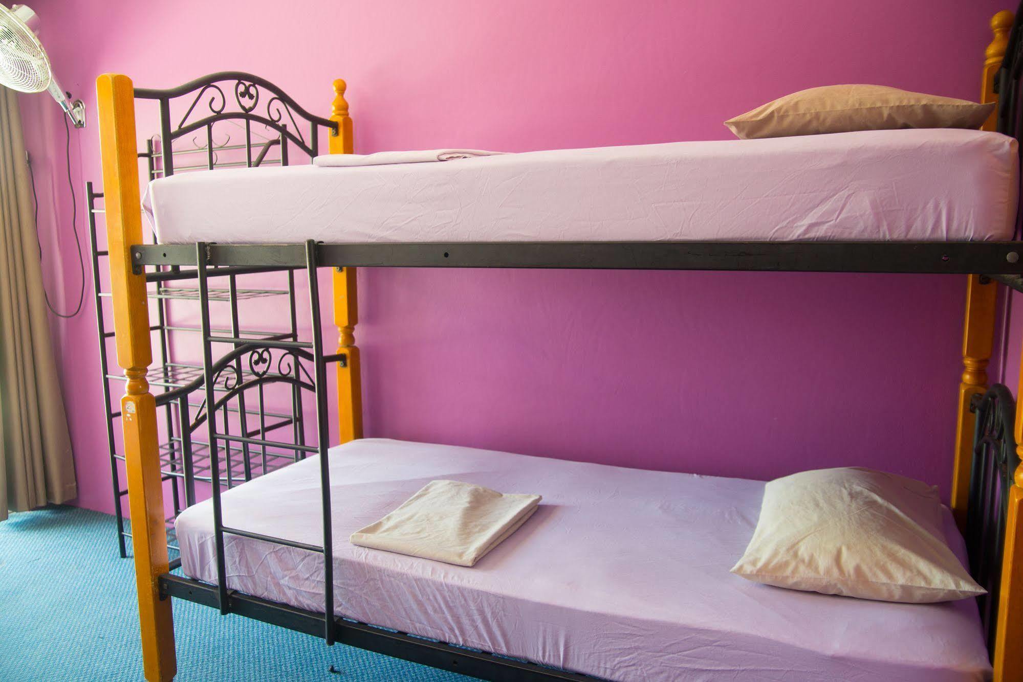 Aquarius Hostel Gold Coast