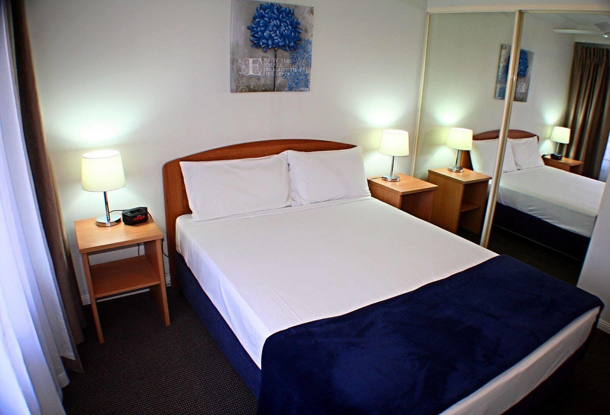 Sunset Island Aparthotel 3*