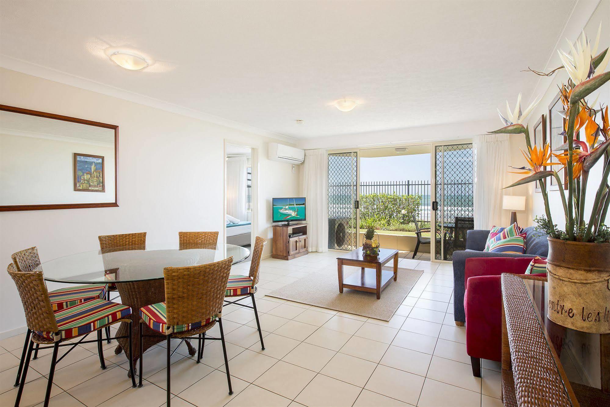 Resort Golden Riviera Absolute Beachfront Gold Coast
