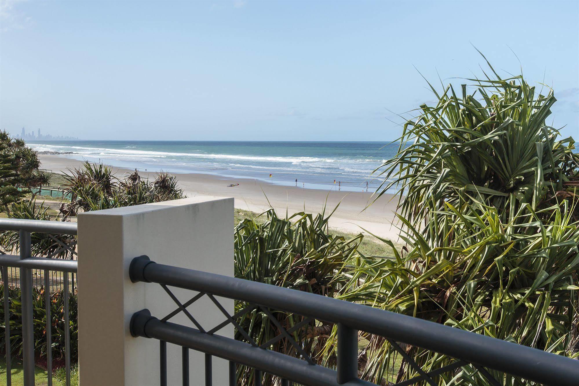 Golden Riviera Absolute Beachfront Resort 4*