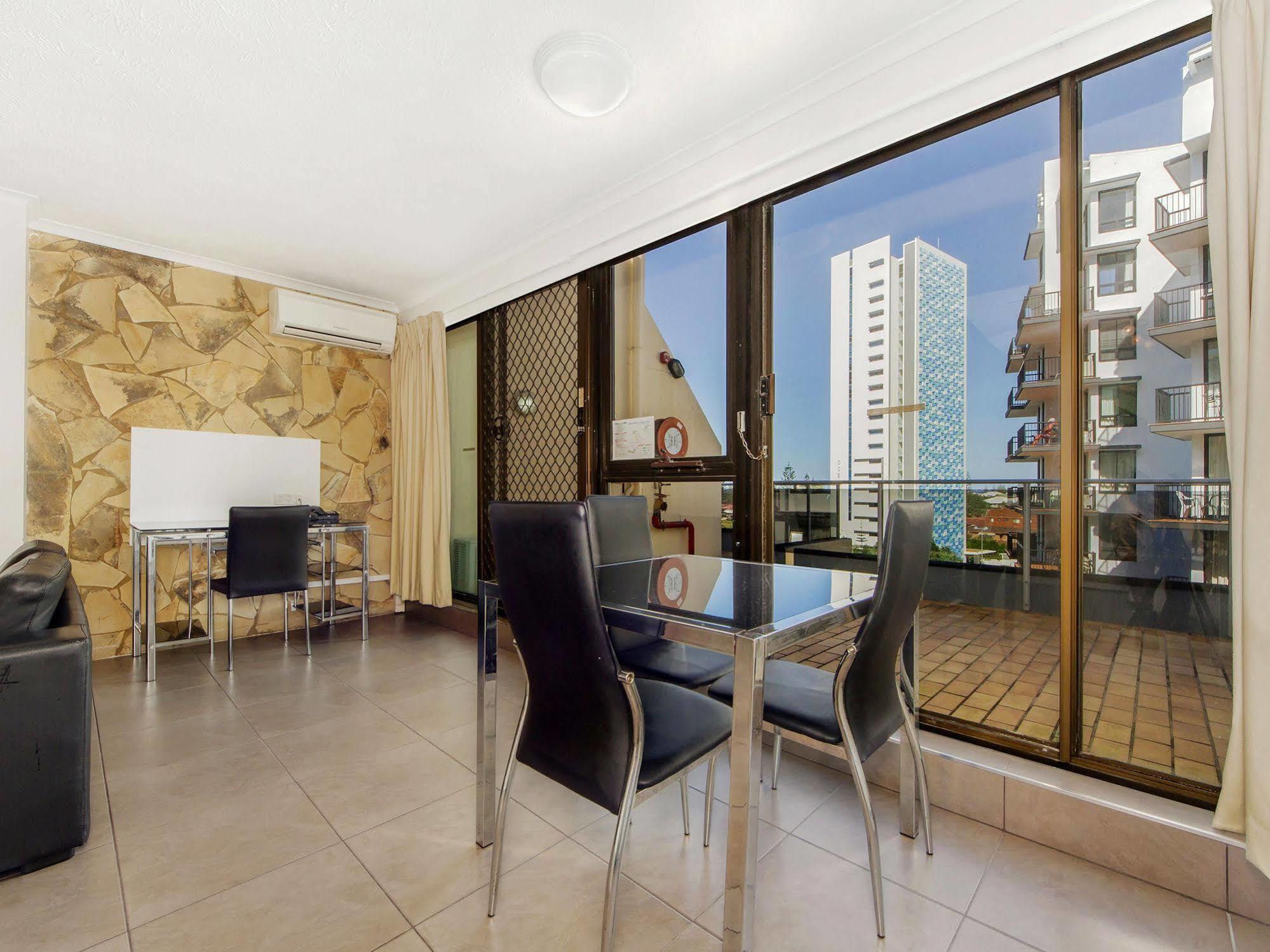 Aparthotel Broadbeach Travel Gold Coast
