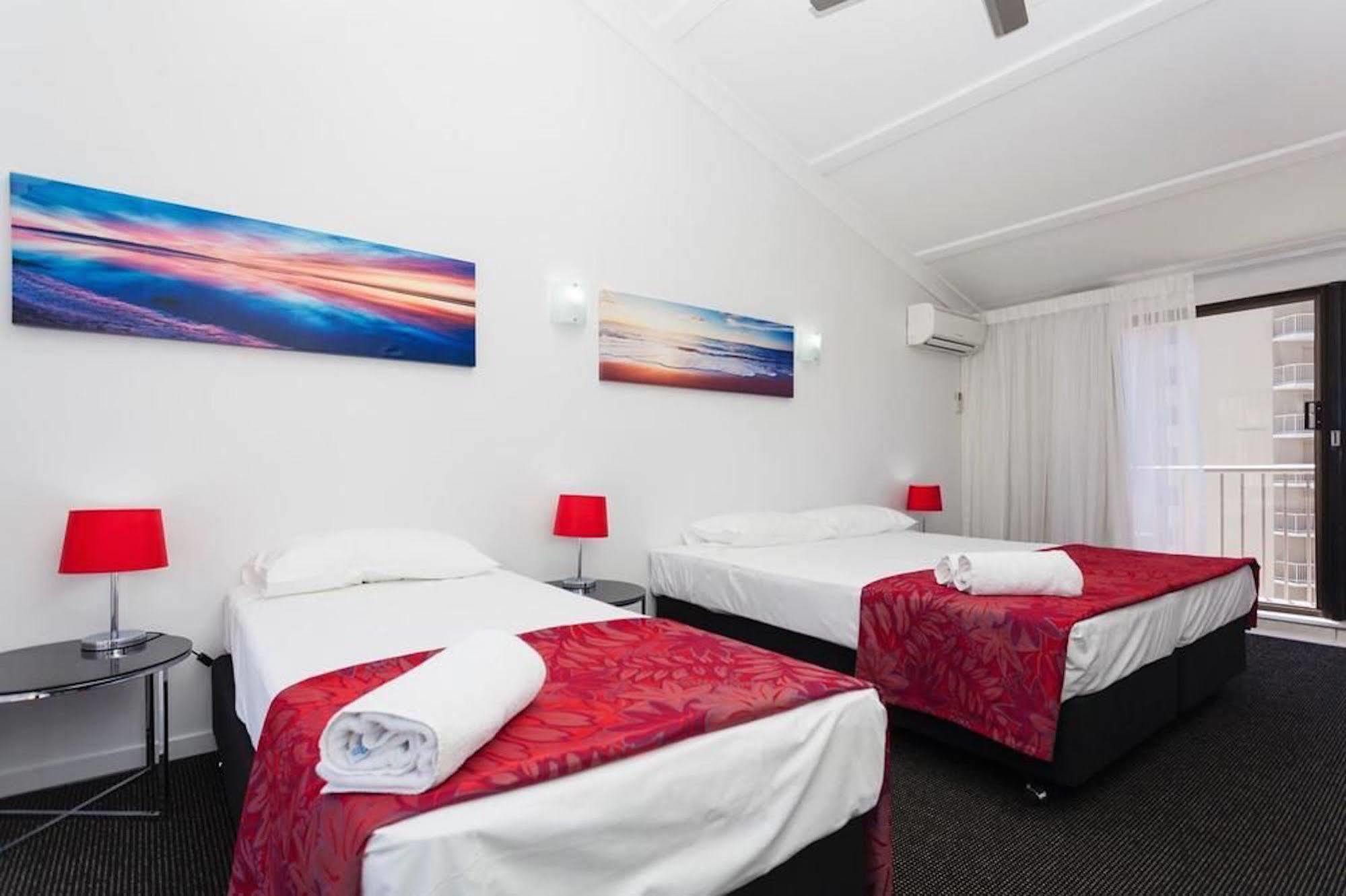 Broadbeach Travel Aparthotel 3*