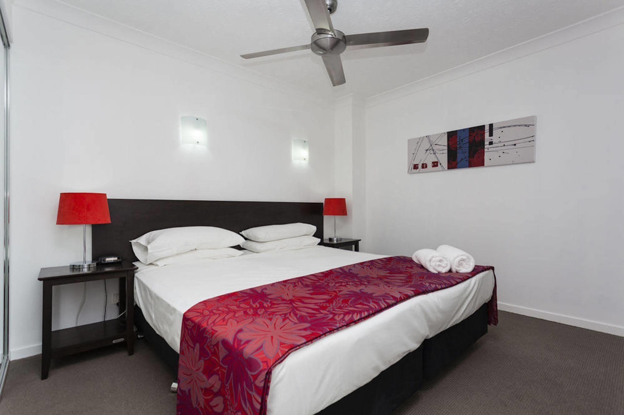 Aparthotel Broadbeach Travel