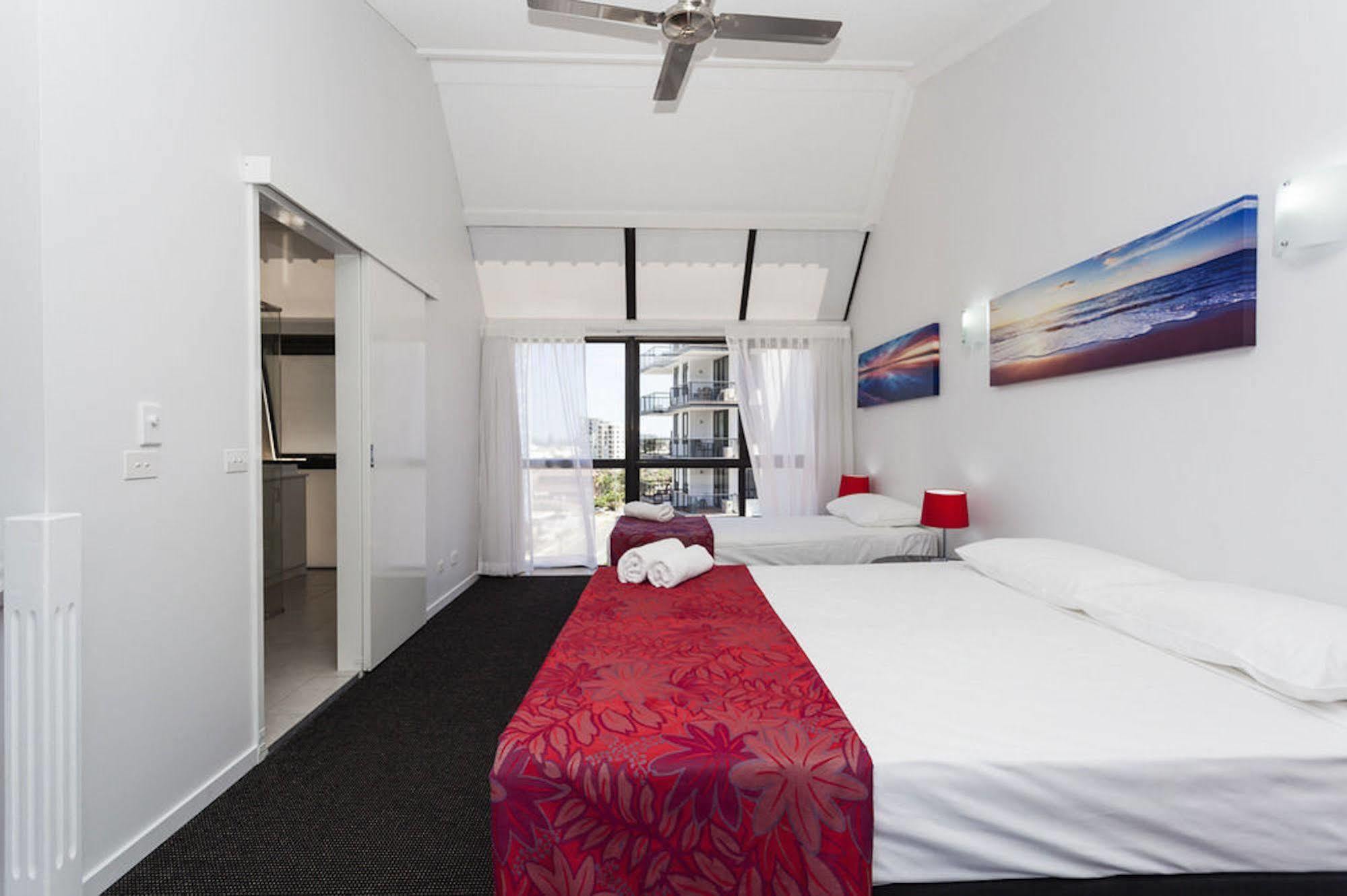 Broadbeach Travel 3*