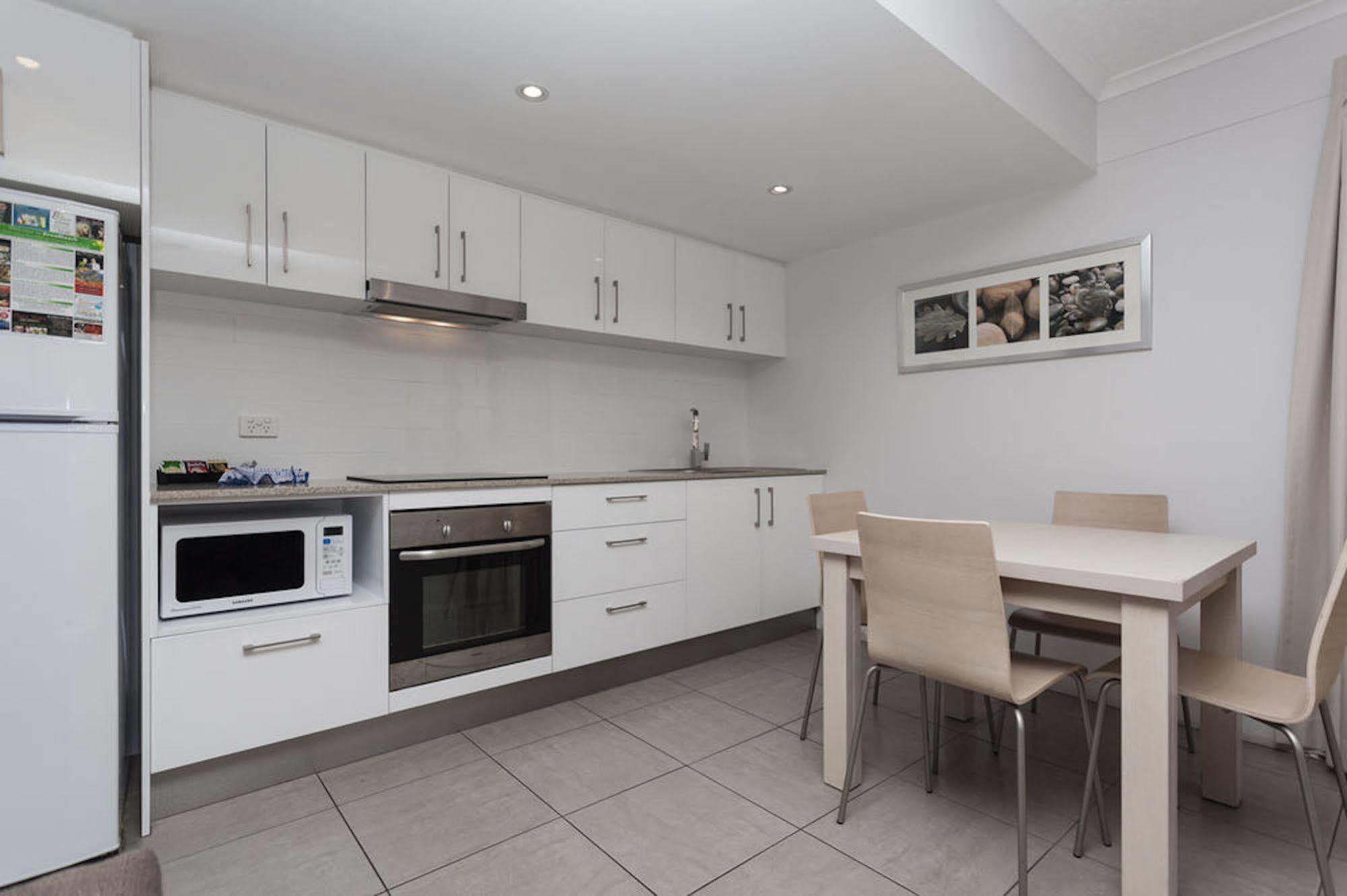 Broadbeach Travel 3* Gold Coast