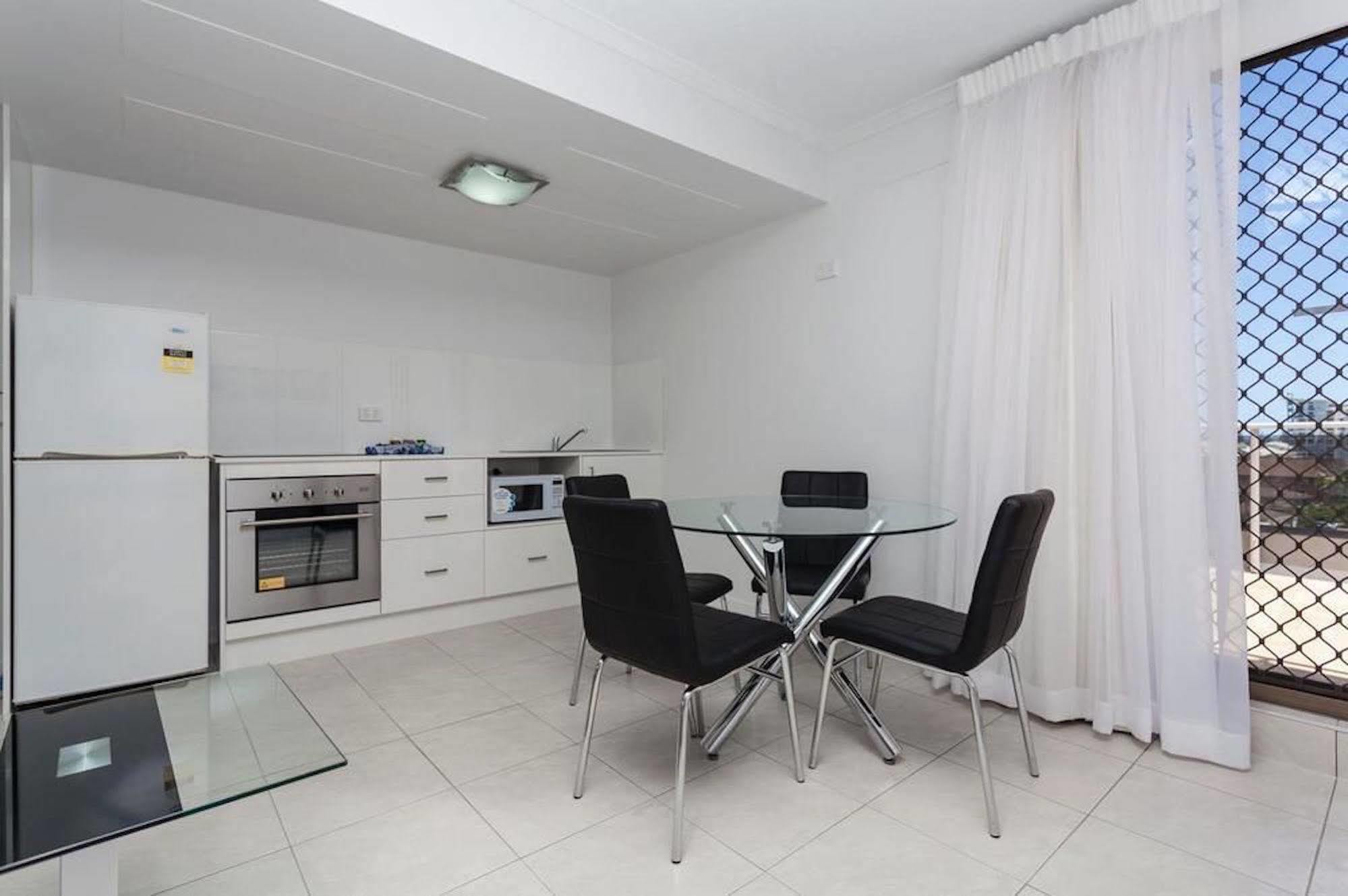 Aparthotel Broadbeach Travel 3*