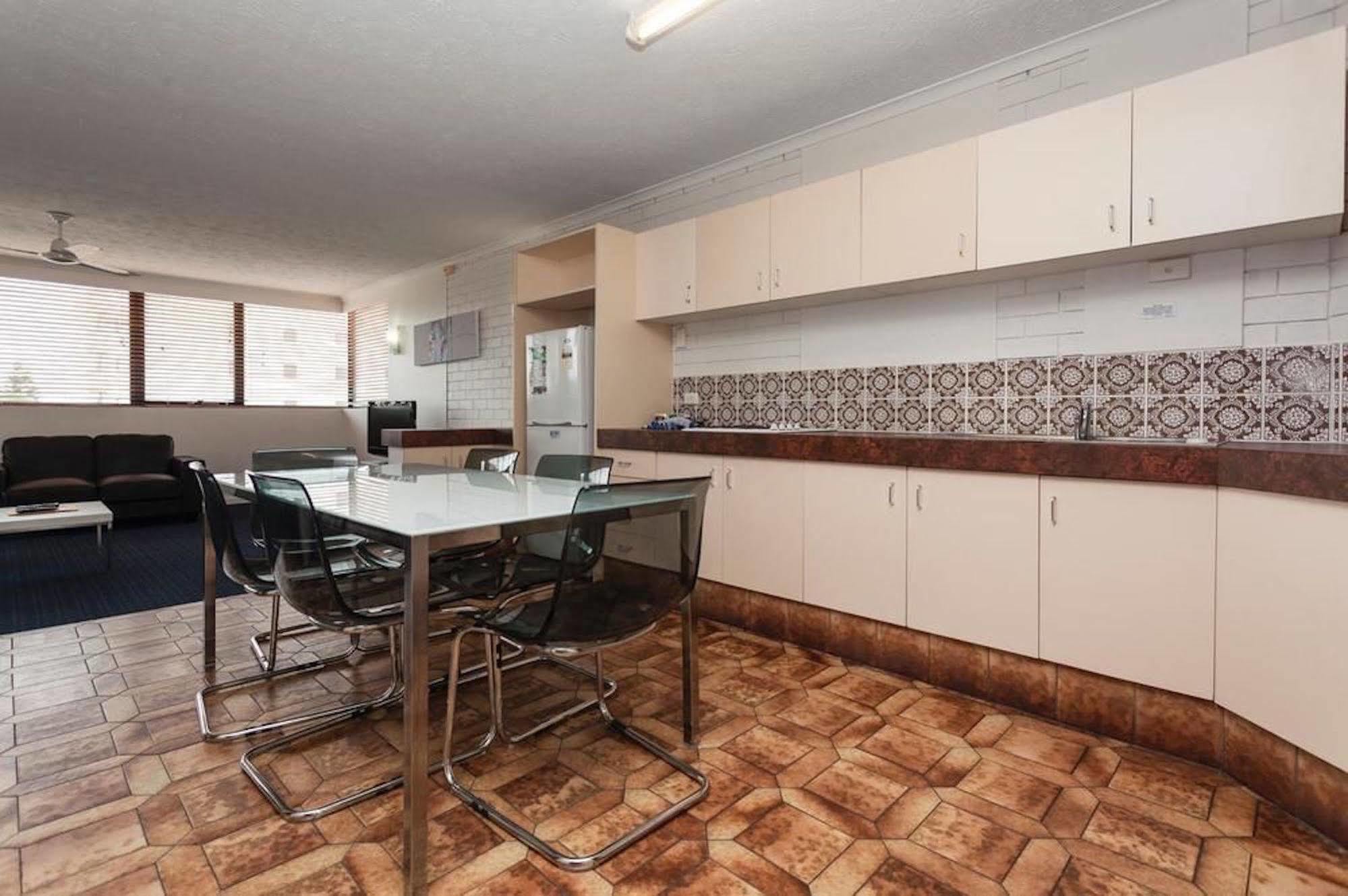 Broadbeach Travel Aparthotel 3*