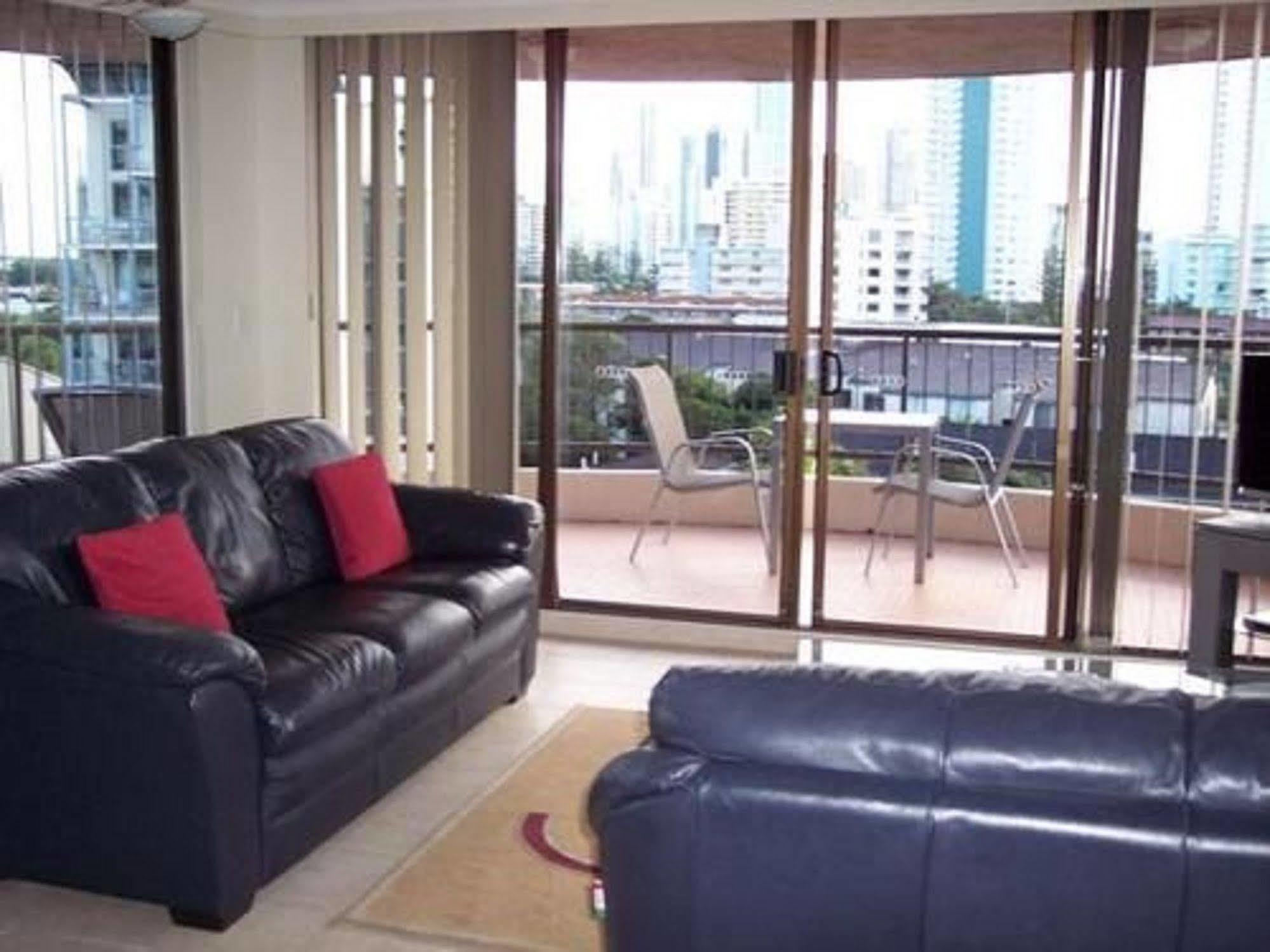 Aparthotel Warringa Surf Gold Coast