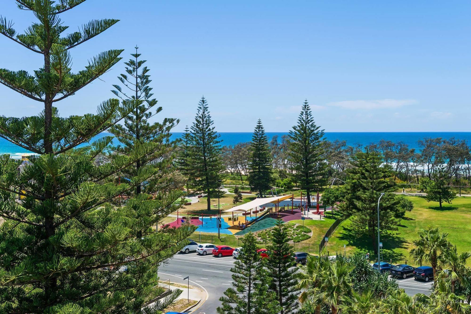 Aparthotel The Ritz Heated Pool Gold Coast