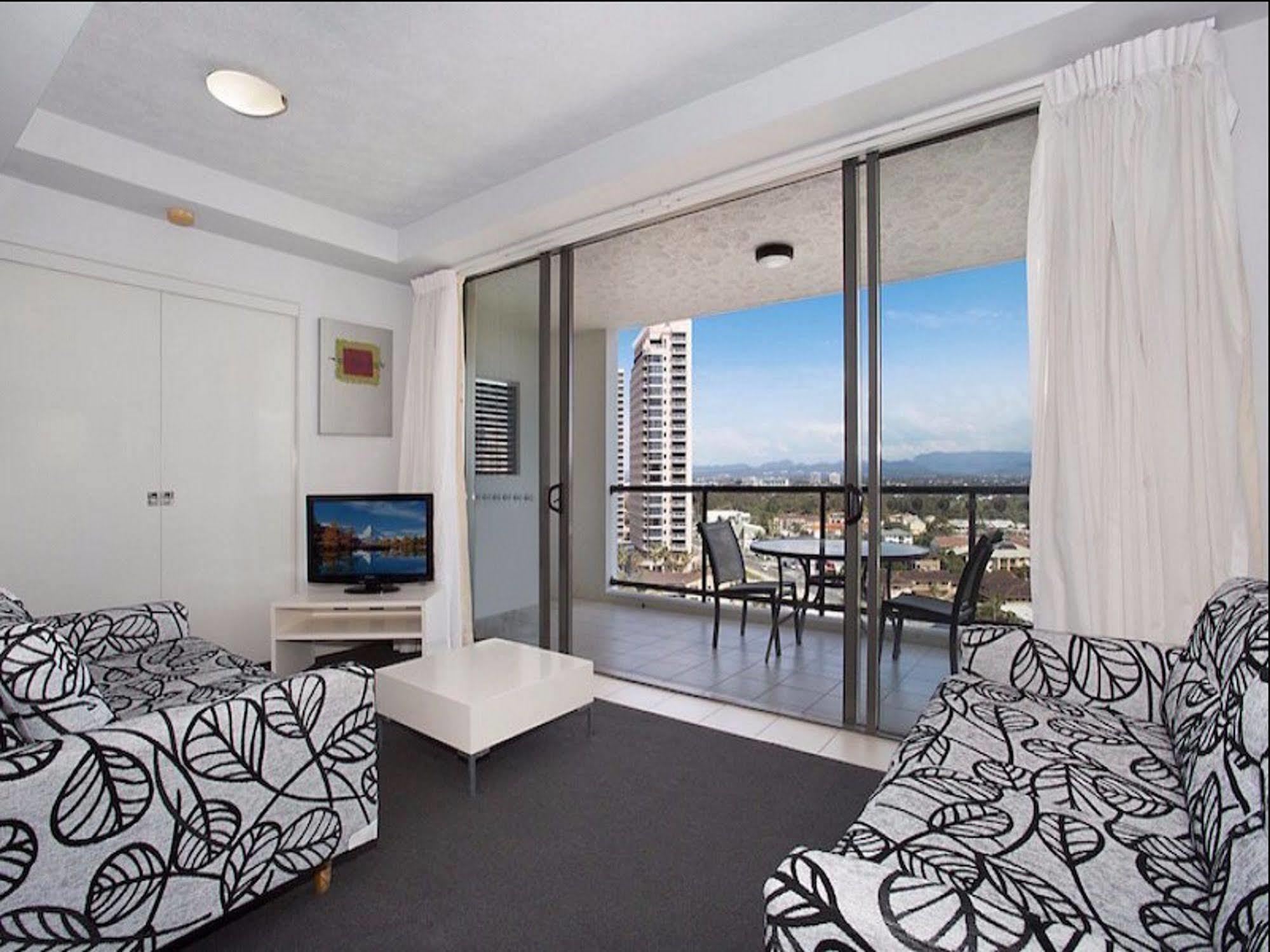 Ipanema Surfers Paradise 4*