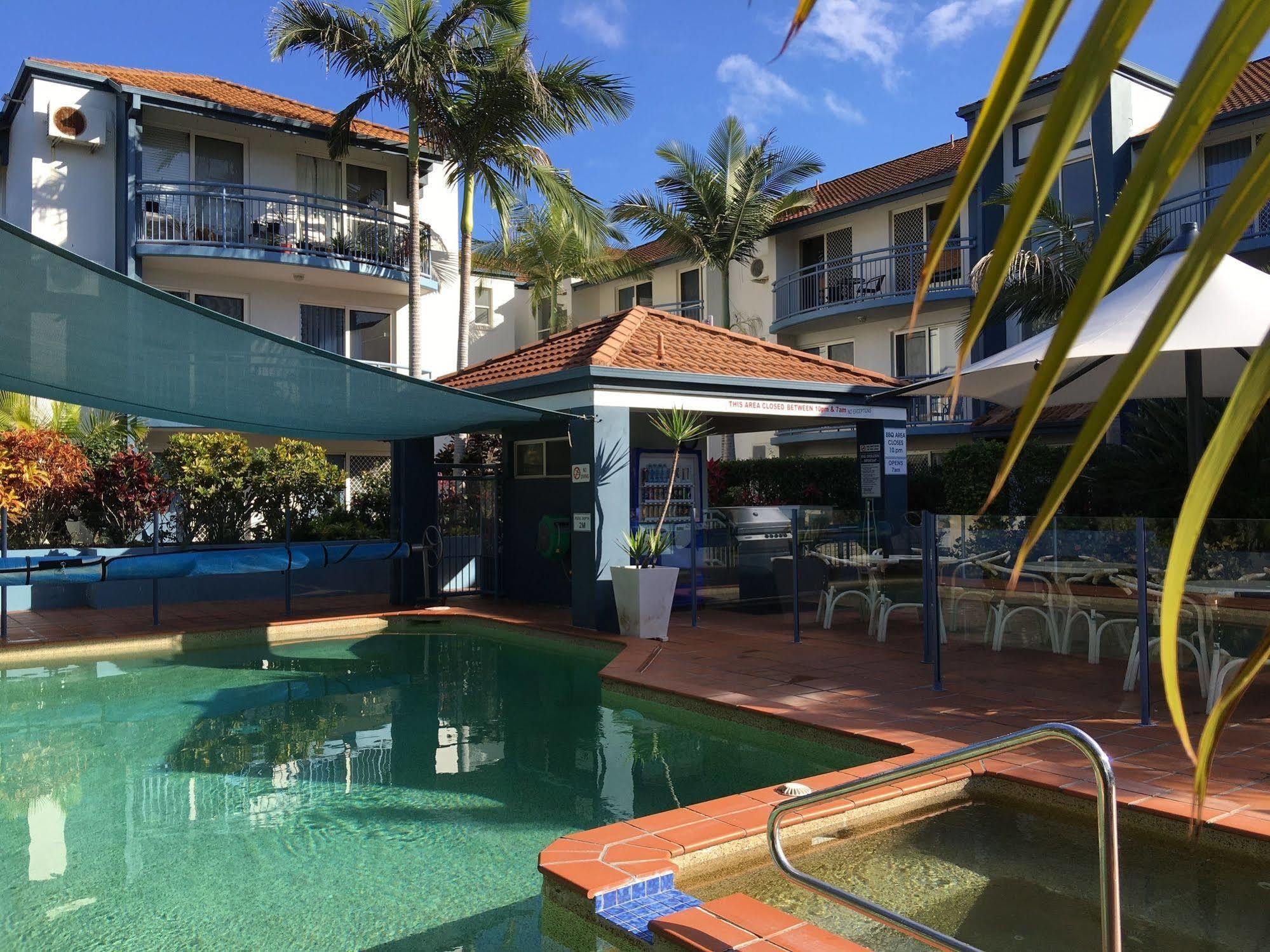Santana Surfers Paradise