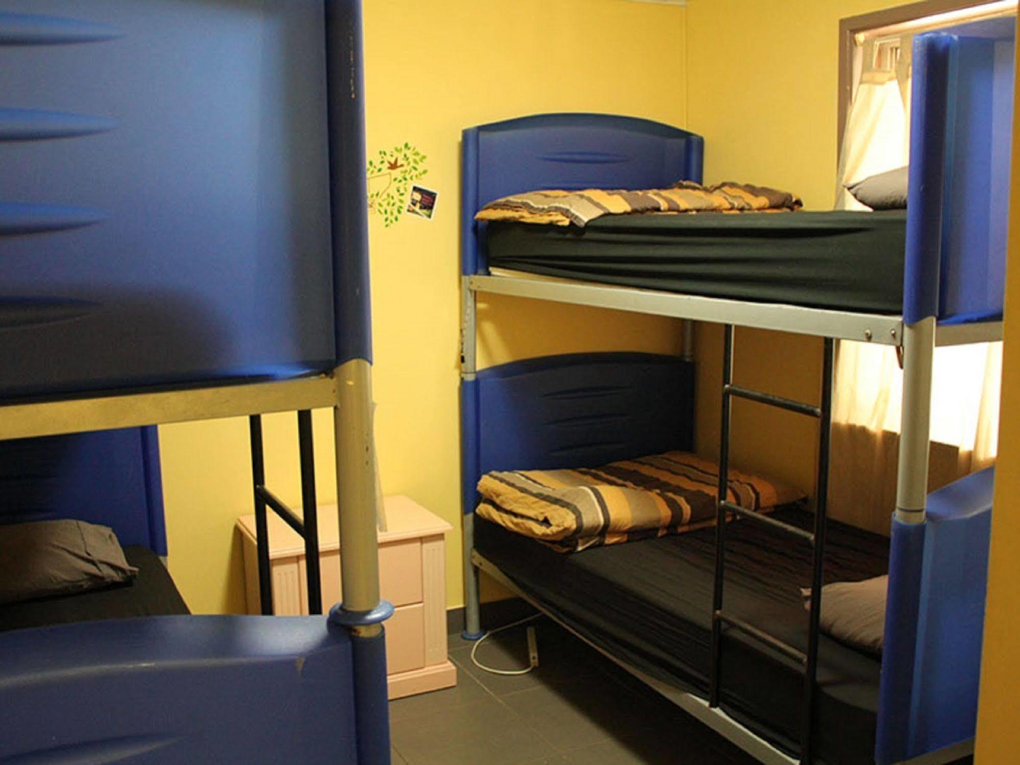 Sleeping Backpackers Hostel Gold Coast