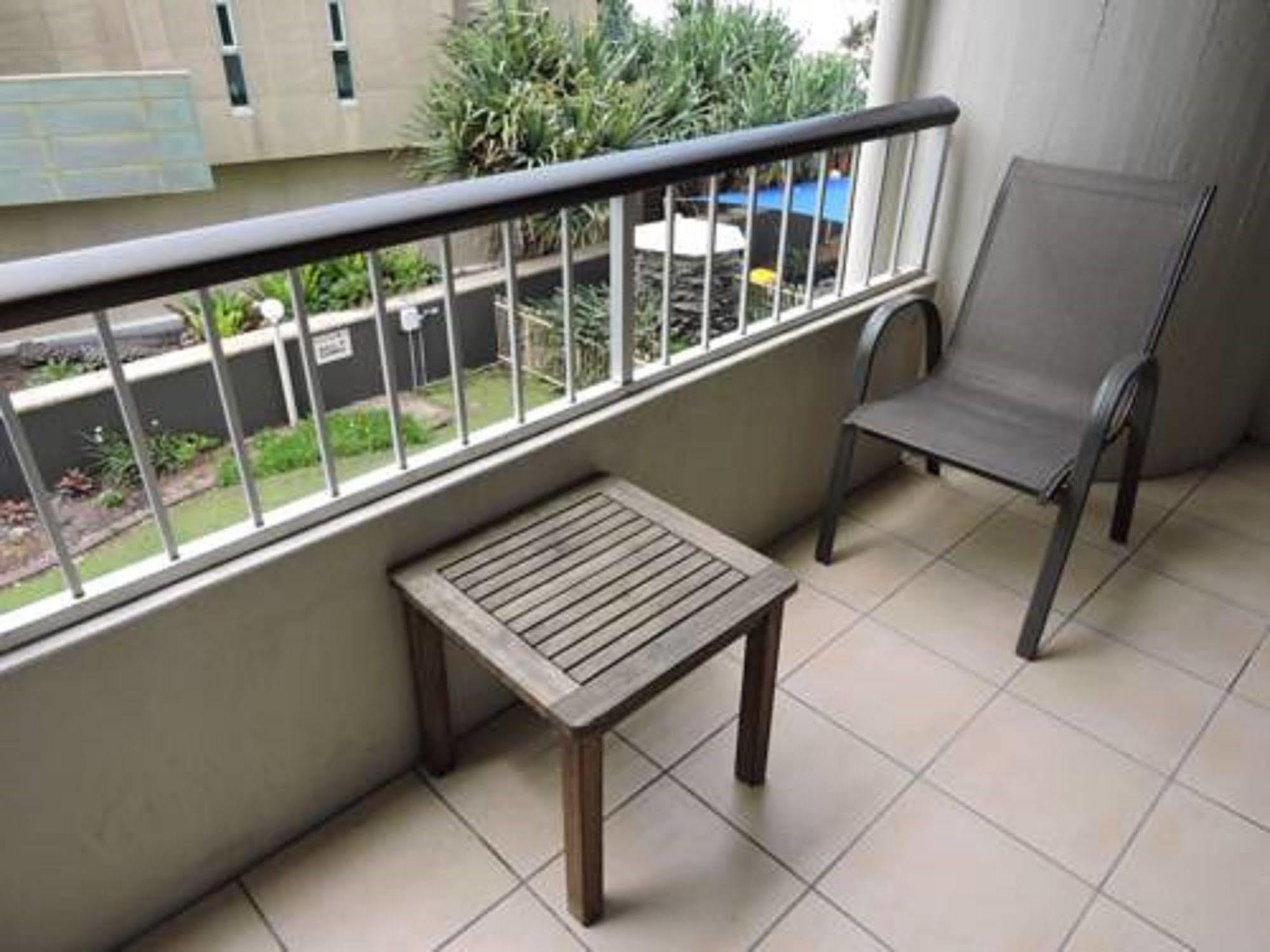 Aparthotel President - Absolute Beachfront Gold Coast