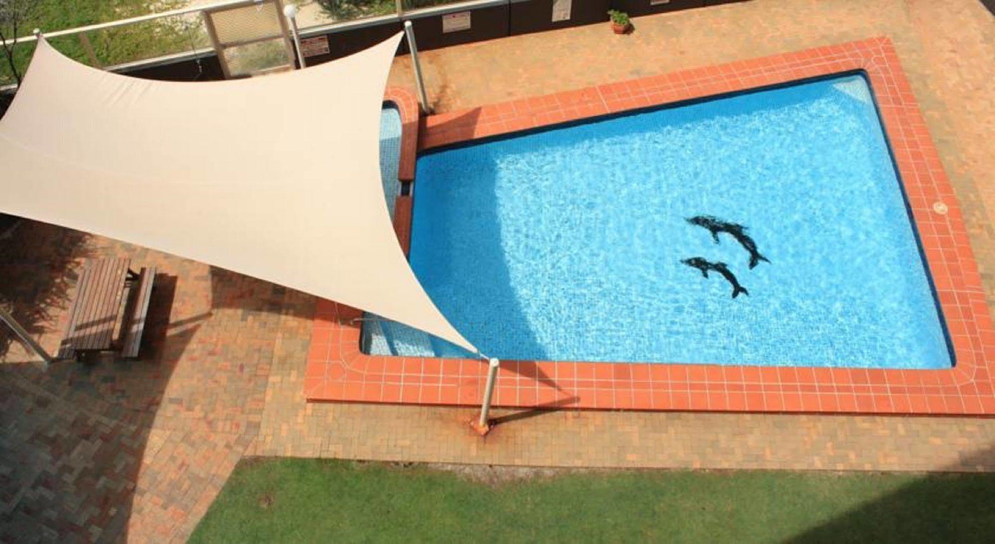Aparthotel President - Absolute Beachfront Gold Coast