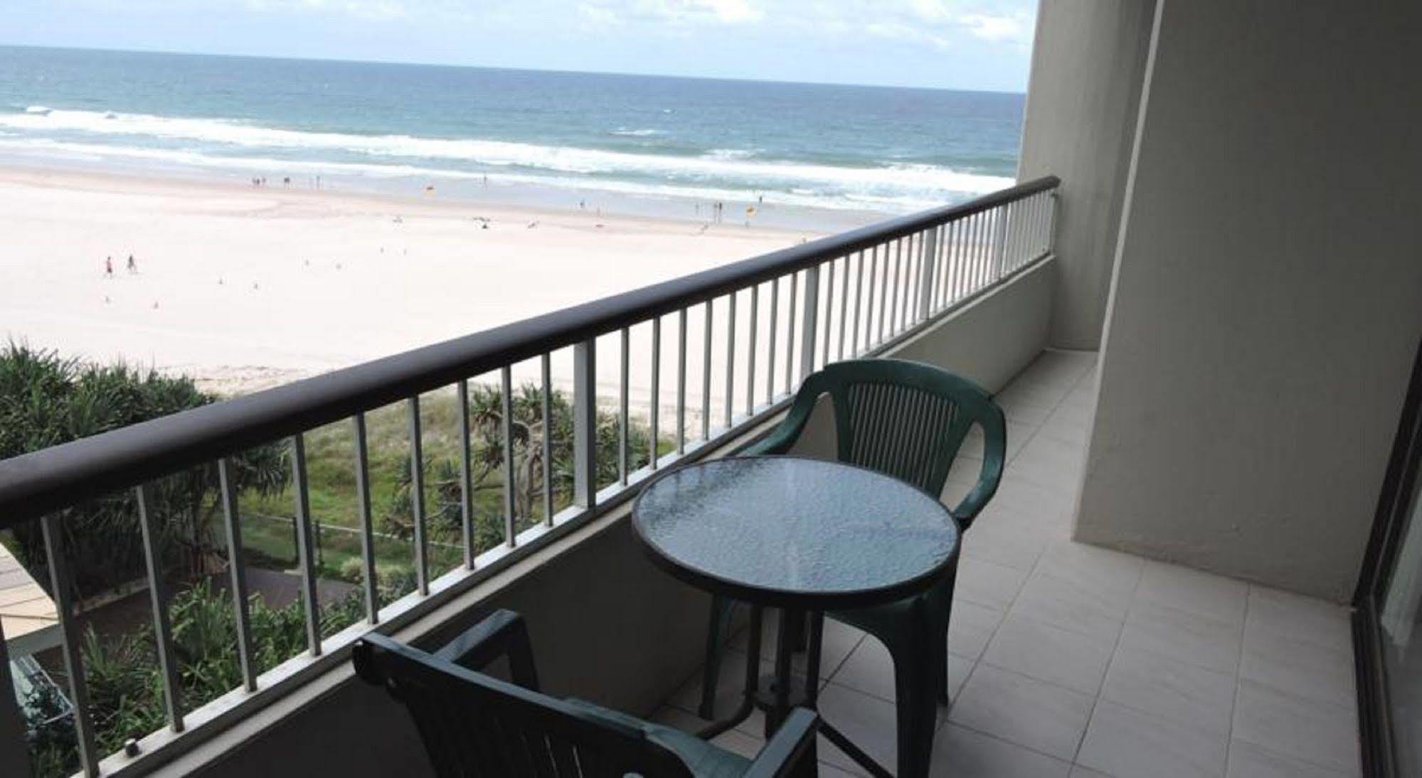 President - Absolute Beachfront 3* Gold Coast