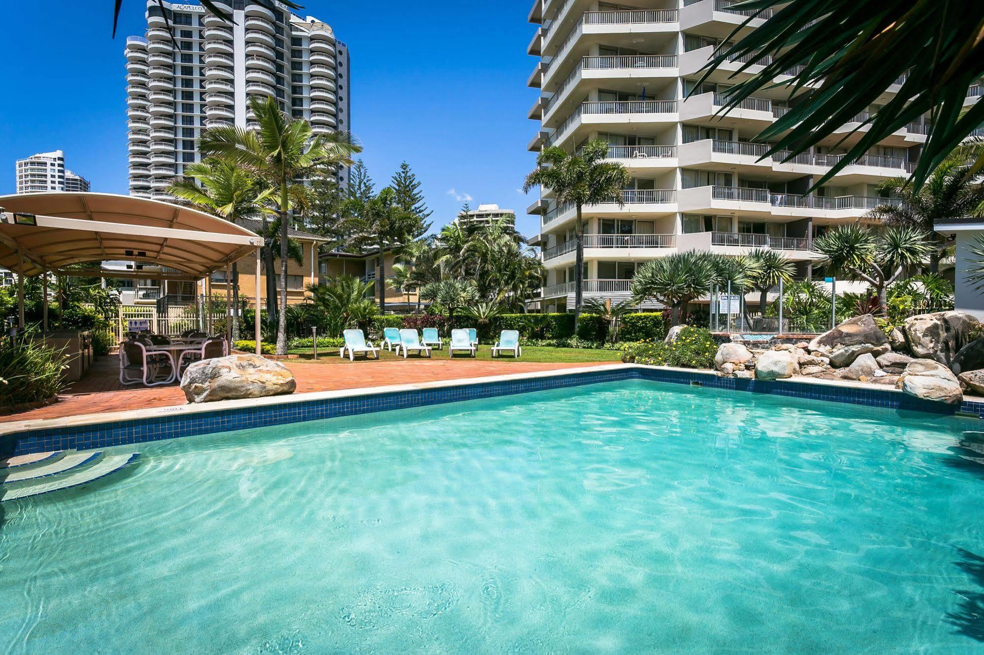 Surfers Beachside 4*