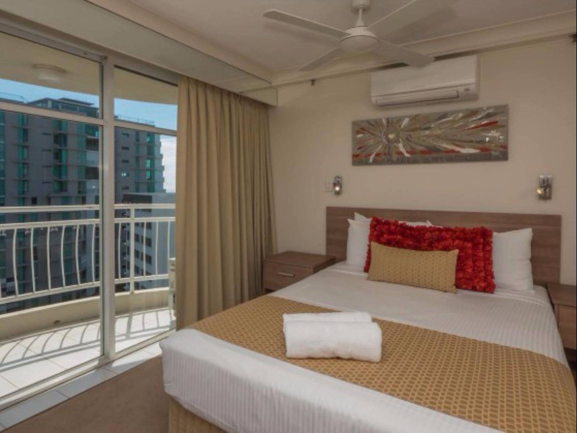2nd Avenue Beachside Aparthotel 4*