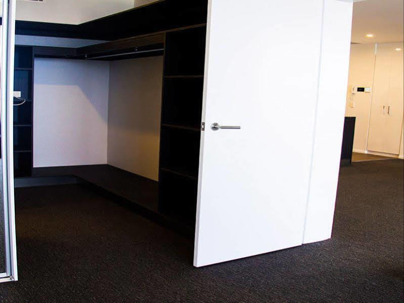 Synergy Broadbeach - Official 4*