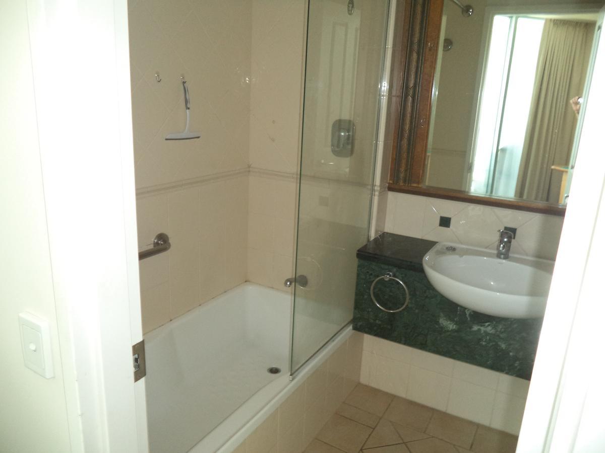 Surfers Legends Private Apartment