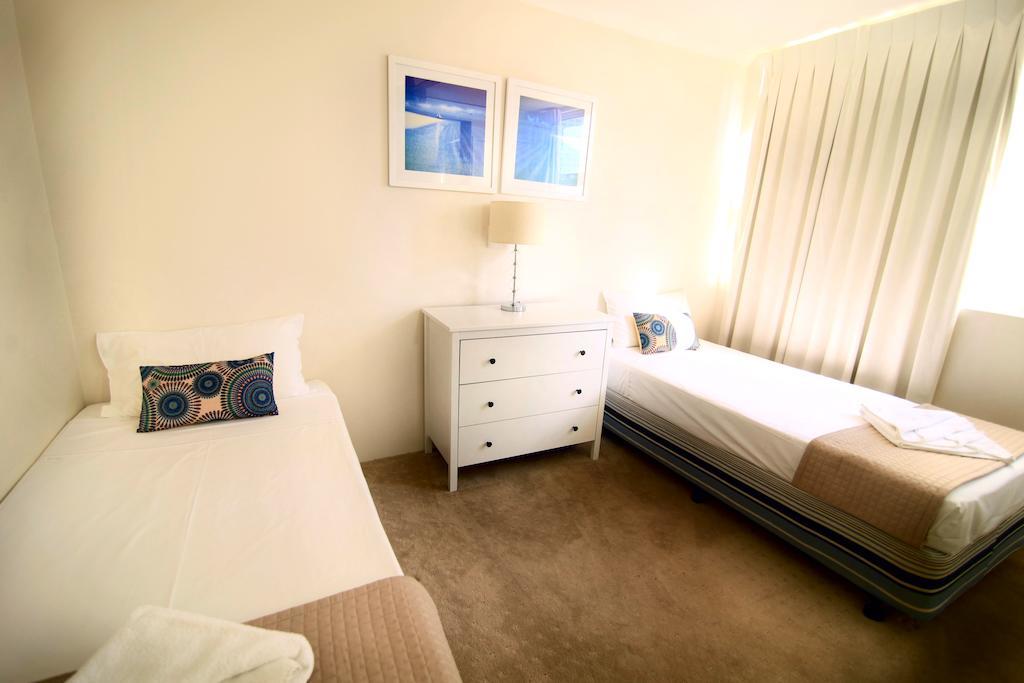 Grosvenor Beachfront Surfers Paradise