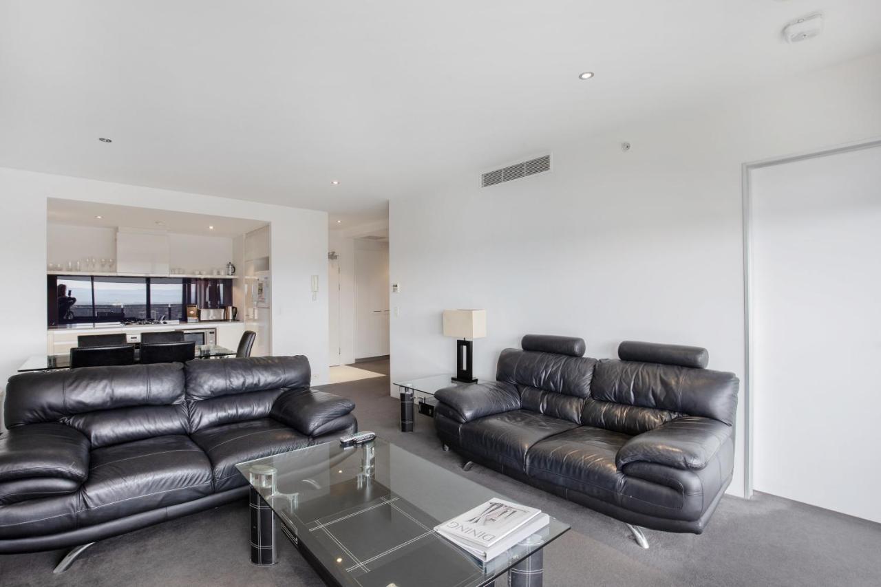 Circle On Cavill, And Sub Penthouses - We Accommodate *