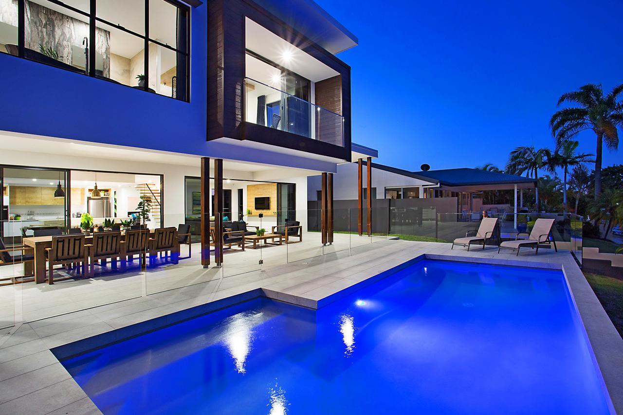 C'est La Vie * Gold Coast