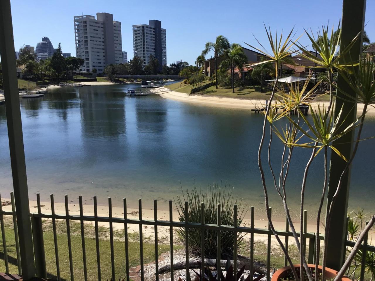 Plumosa On The Water 4* Gold Coast