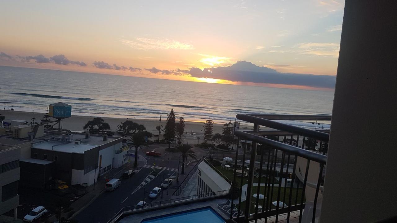 Surfers Paradise Ocean View Apartment Gold Coast
