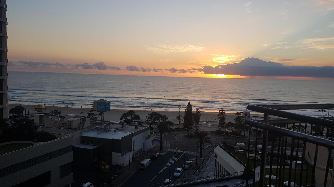 Apartment Surfers Paradise Ocean View