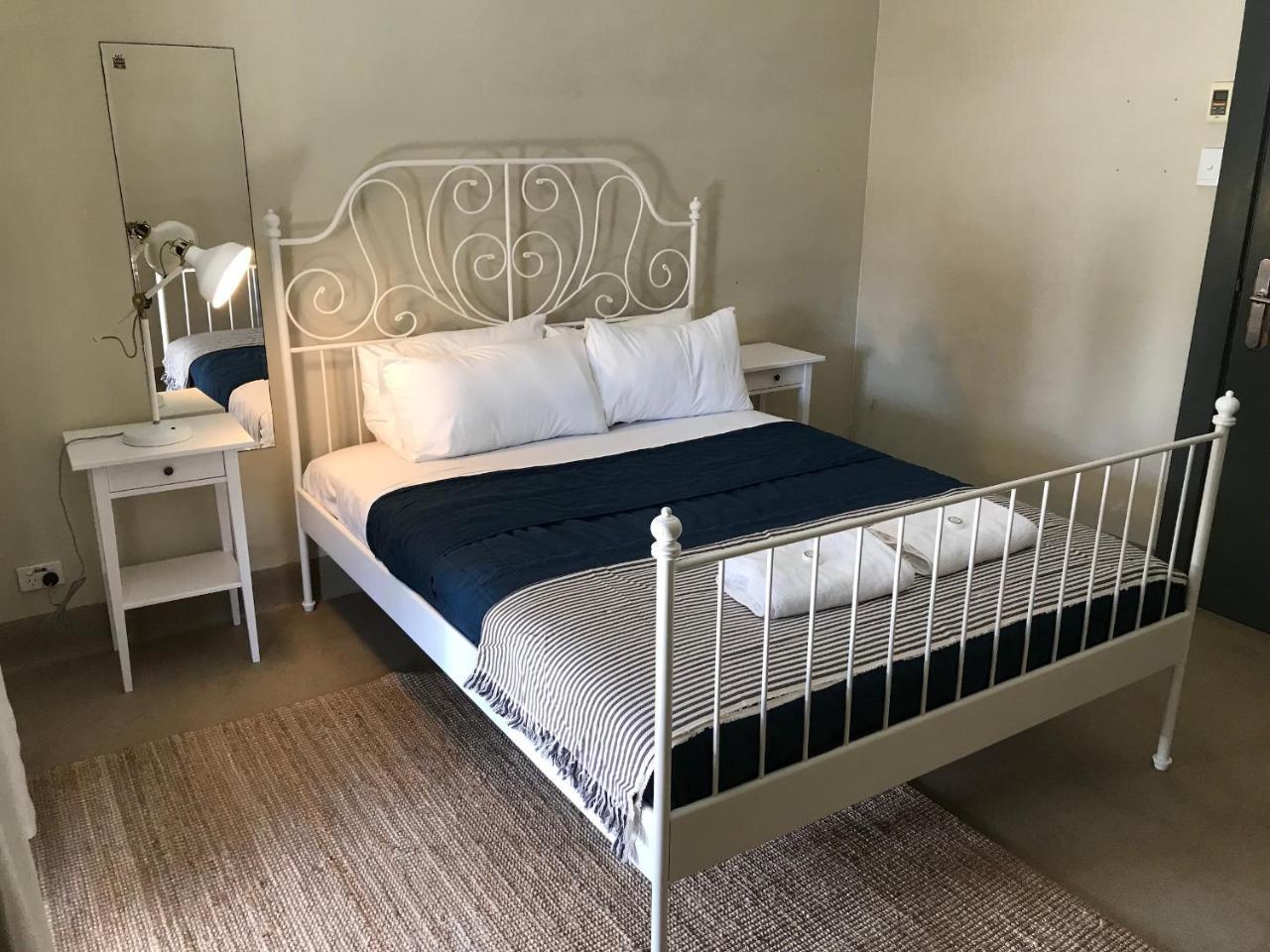 Hostel Coolangatta Sands Hotel *