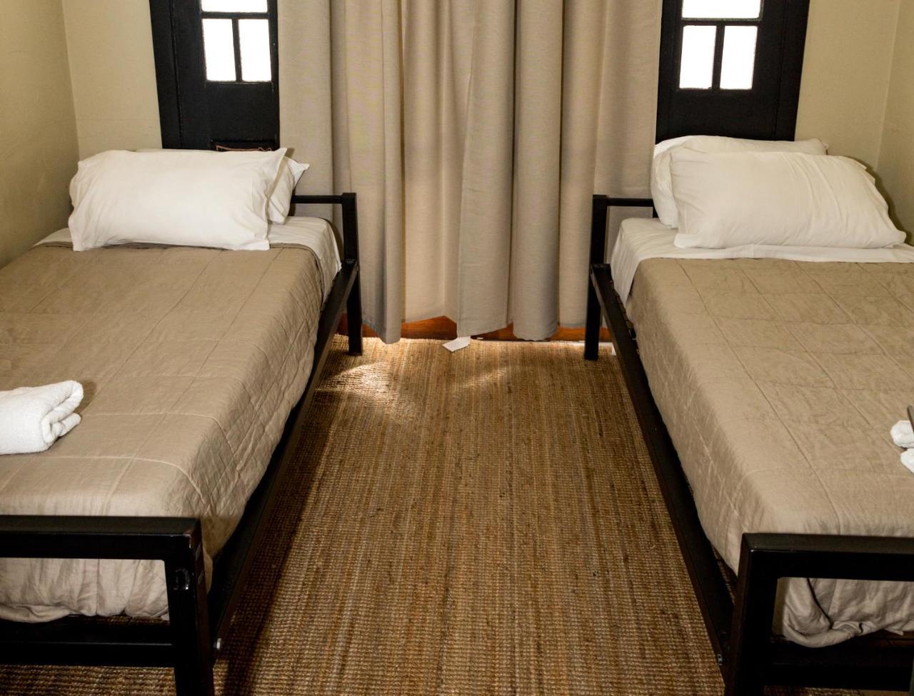 Coolangatta Sands Hotel * Coolangatta