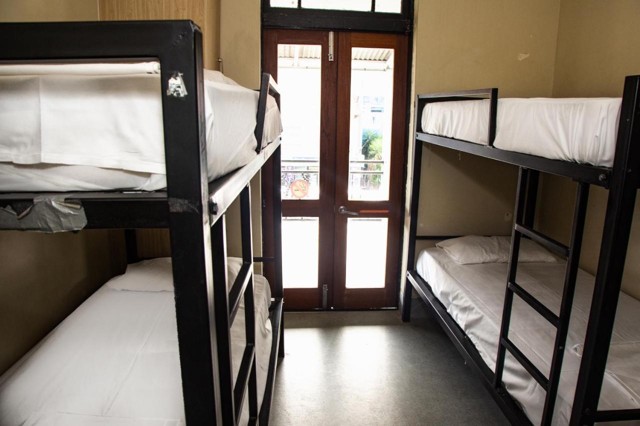 Hostel Coolangatta Sands Hotel *
