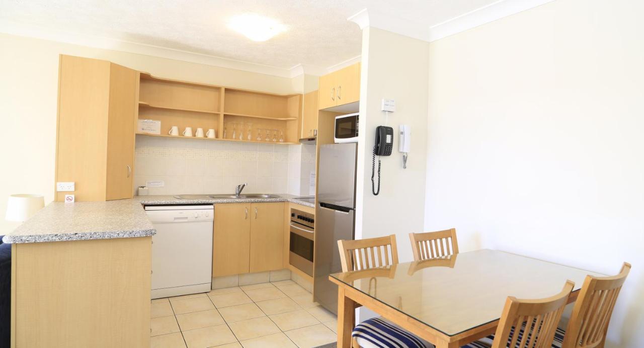 Resort Golden Riviera Absolute Beachfront Gold Coast