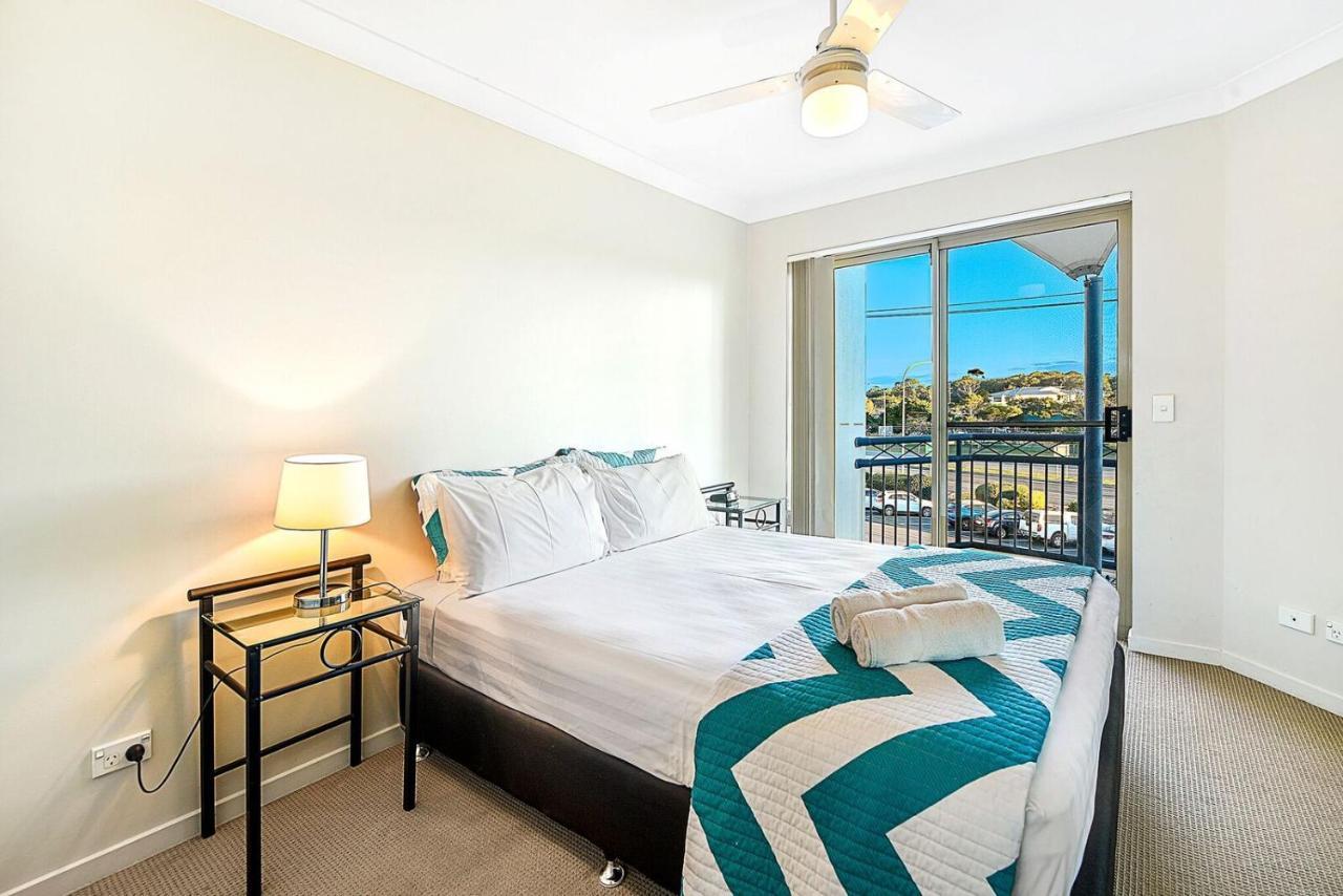 Golden Riviera Absolute Beachfront 4* Gold Coast