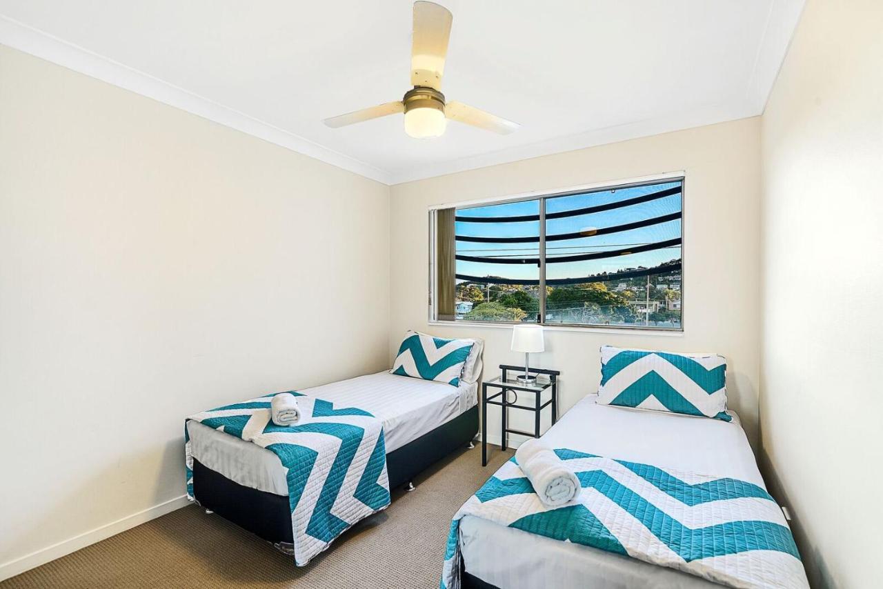 Golden Riviera Absolute Beachfront Resort Gold Coast
