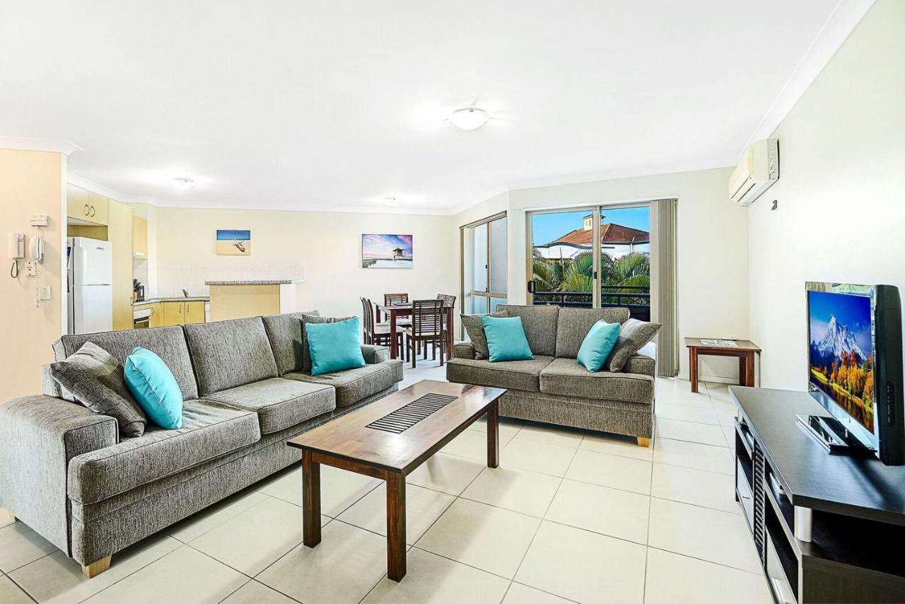 Golden Riviera Absolute Beachfront 4* Gold Coast