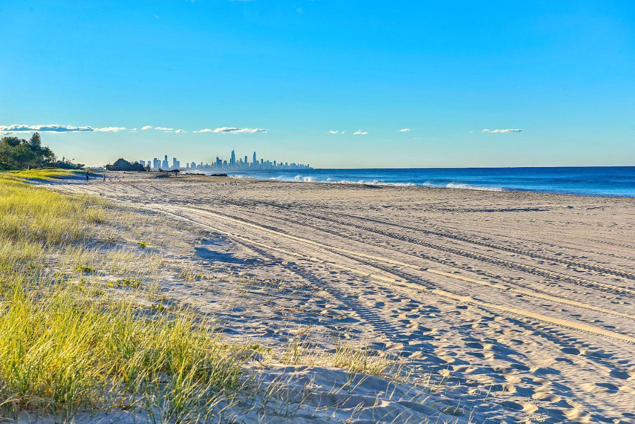 Resort Golden Riviera Absolute Beachfront