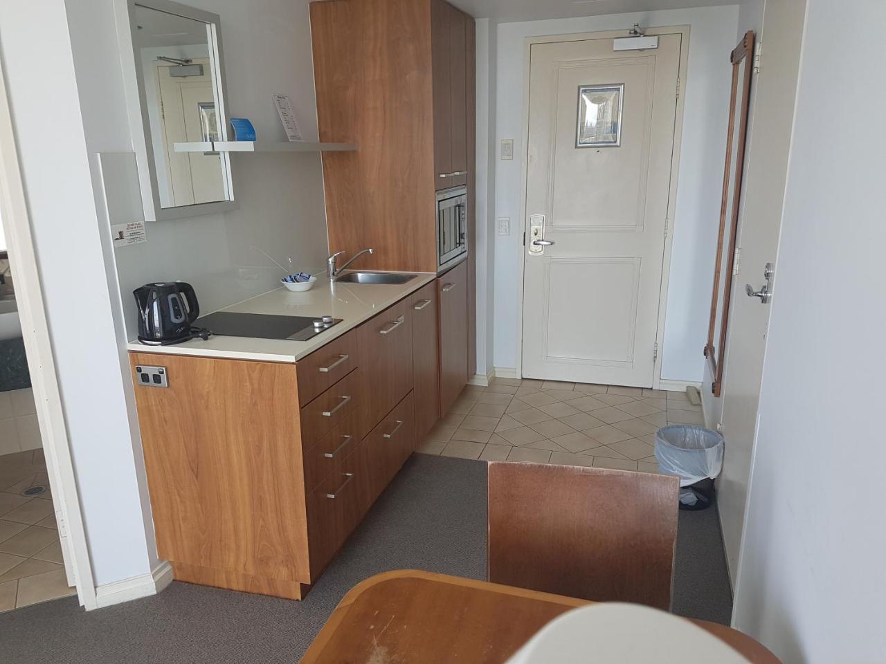Surfers Legends Private Apartment *