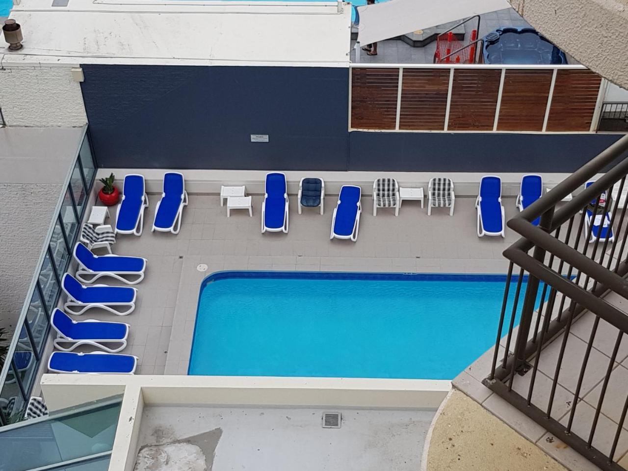 Surfers Paradise Ocean View Apartment