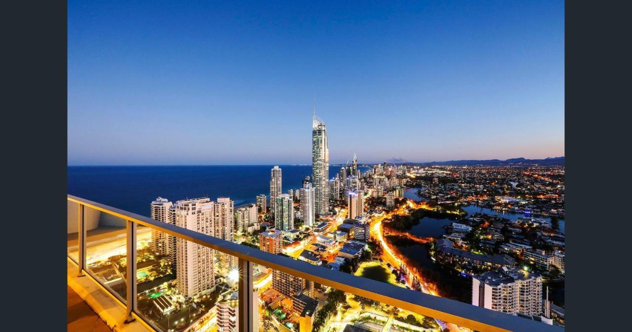 Apartment Cavill Avenue Luxury Private