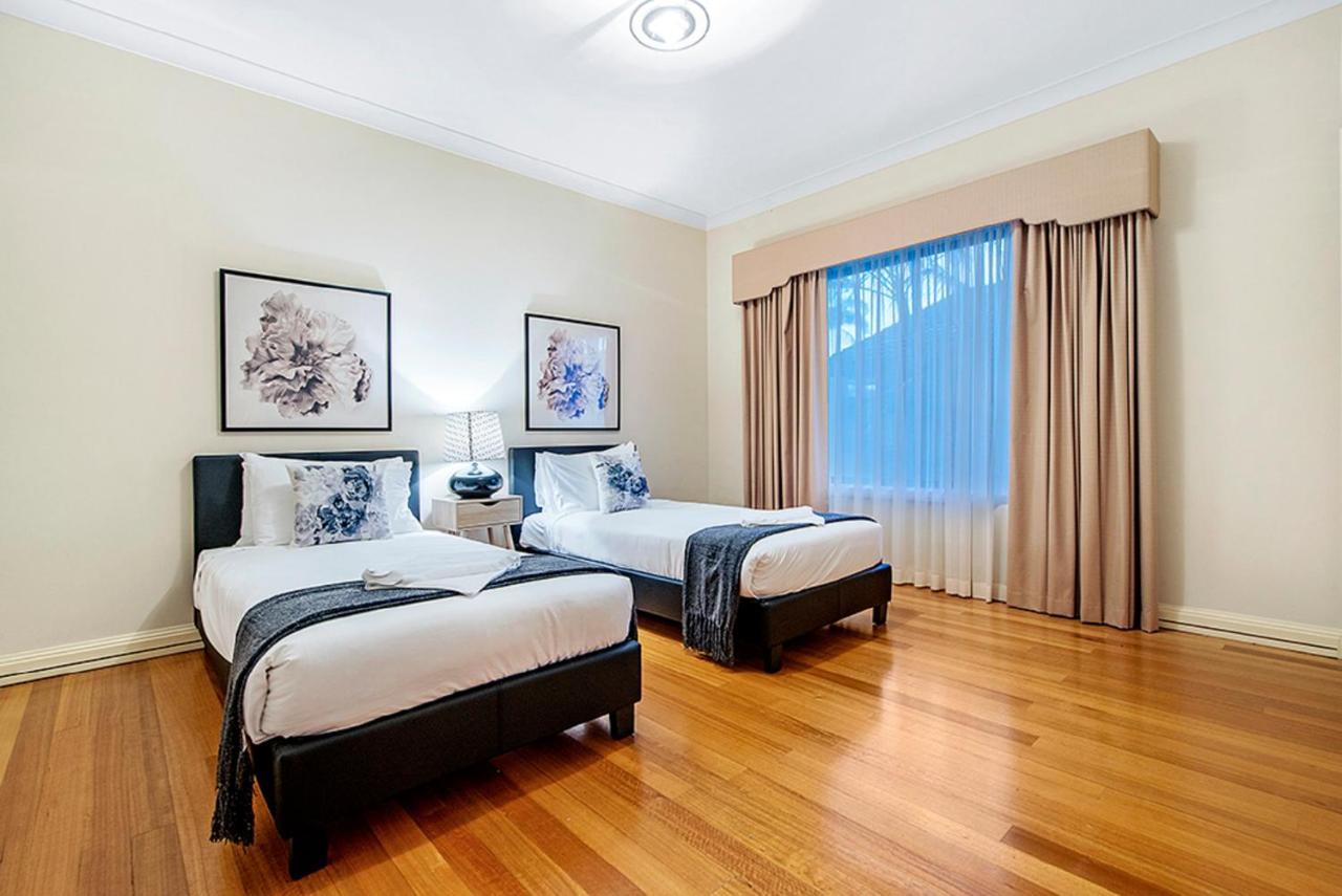 Holiday home Holidays House Almafi Drive Surfers Paradise Gold Coast