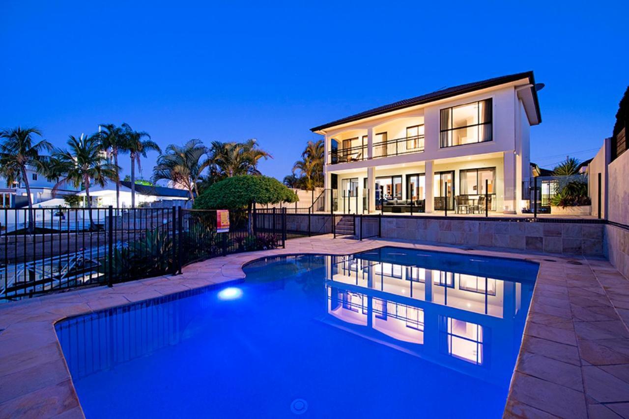 Holidays House Almafi Drive Surfers Paradise
