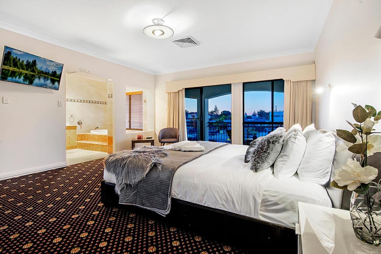 Holidays House Almafi Drive Surfers Paradise