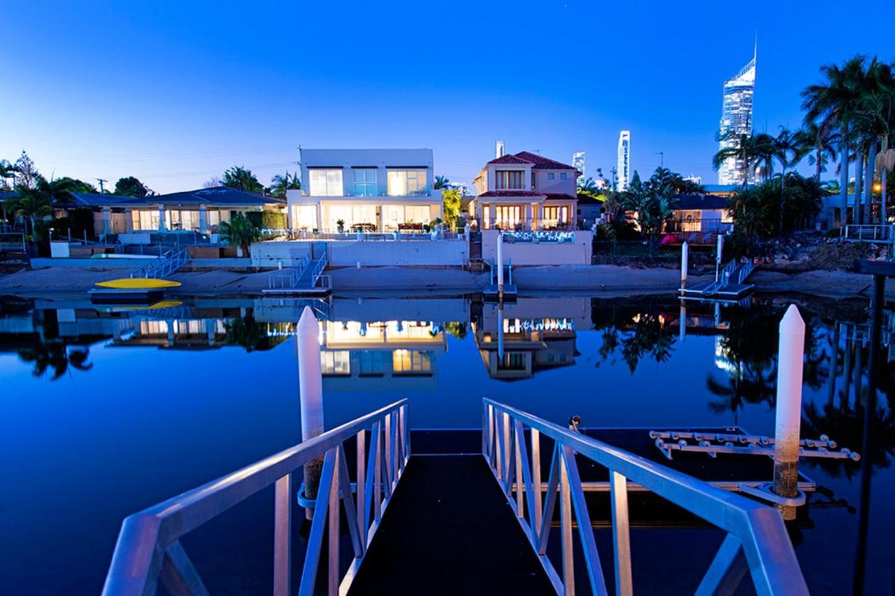 Holidays House Almafi Drive Surfers Paradise Holiday home