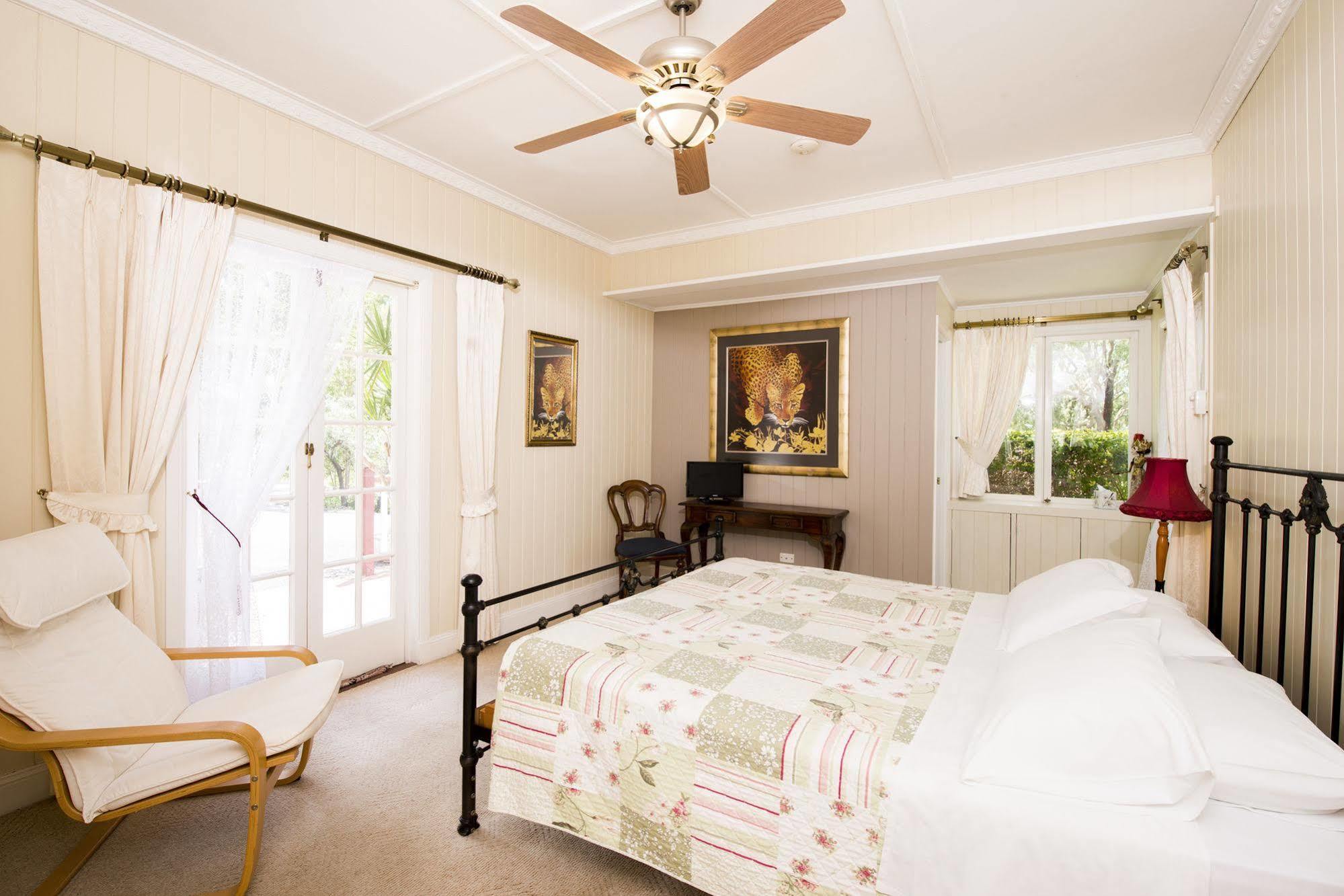 Hilltop On Tamborine 4*