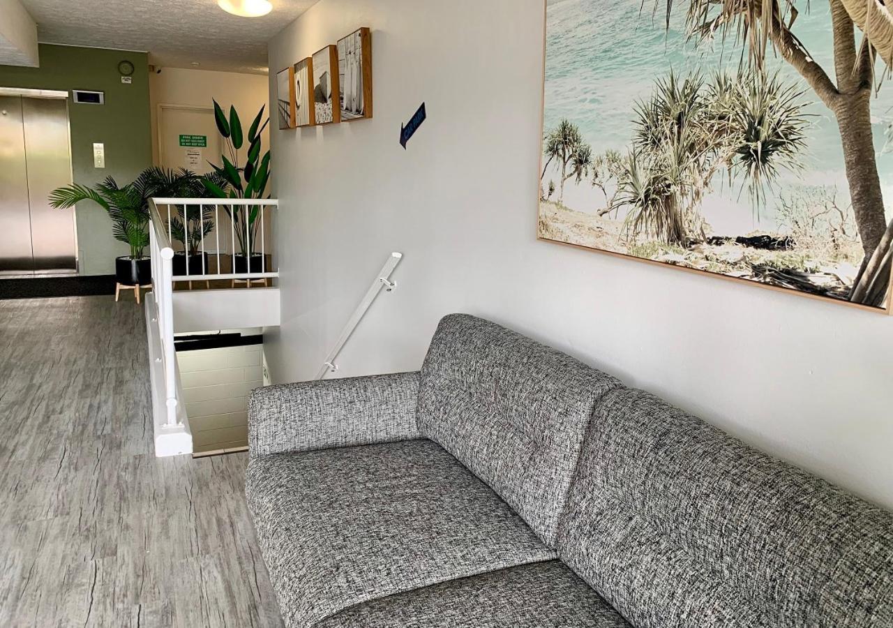 Outrigger Burleigh Hotel 3*